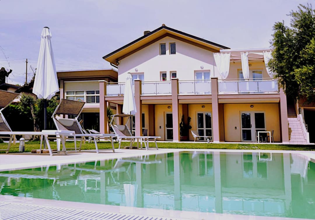Garda Bloom Holiday Apartments — photo 1 of 1