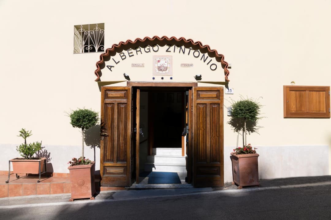 HOTEL ZI'NTONIO — photo 1 of 1