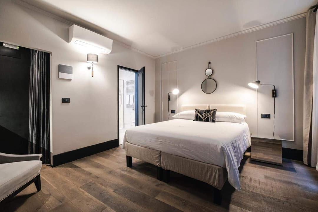 LUXURY SANTO STEFANO — photo 1 of 1