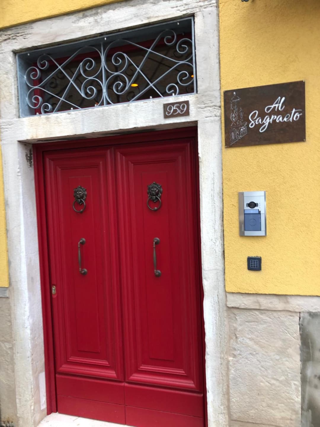 Al Sagraeto White apartment — photo 1 of 1