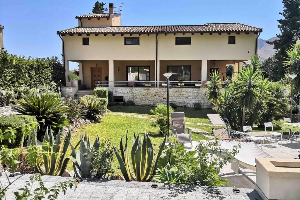 Villa Tiziana — photo 1 of 1