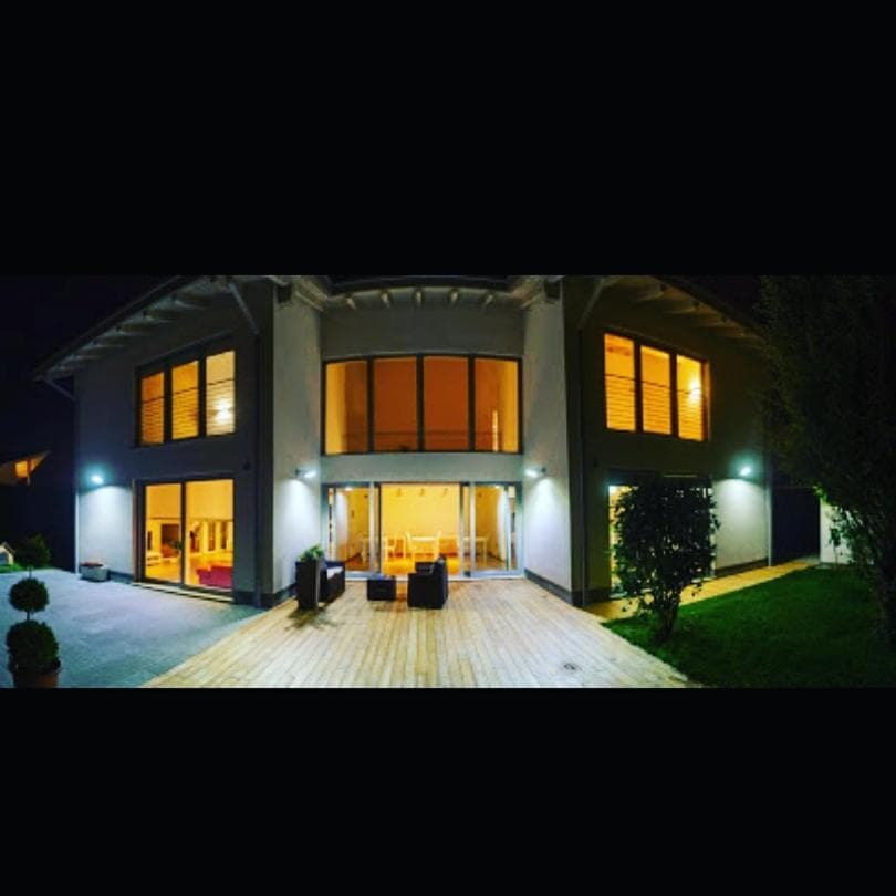 Wooden house — photo 1 of 1
