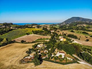 Il Mandorlo - Agriturismo e Azienda Agricola Ferrato