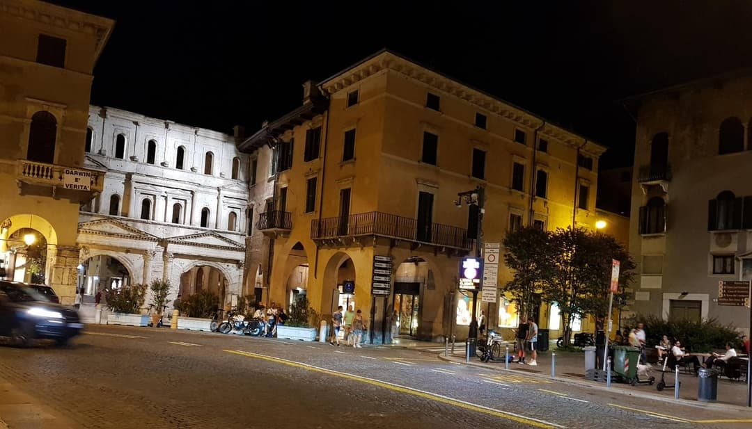 Verona Romeo's Eye — photo 1 of 63