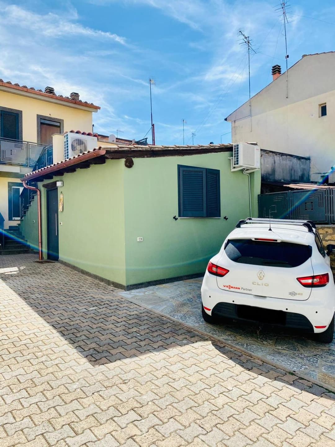 LA PICCOLA DEPENDANCE — photo 1 of 1