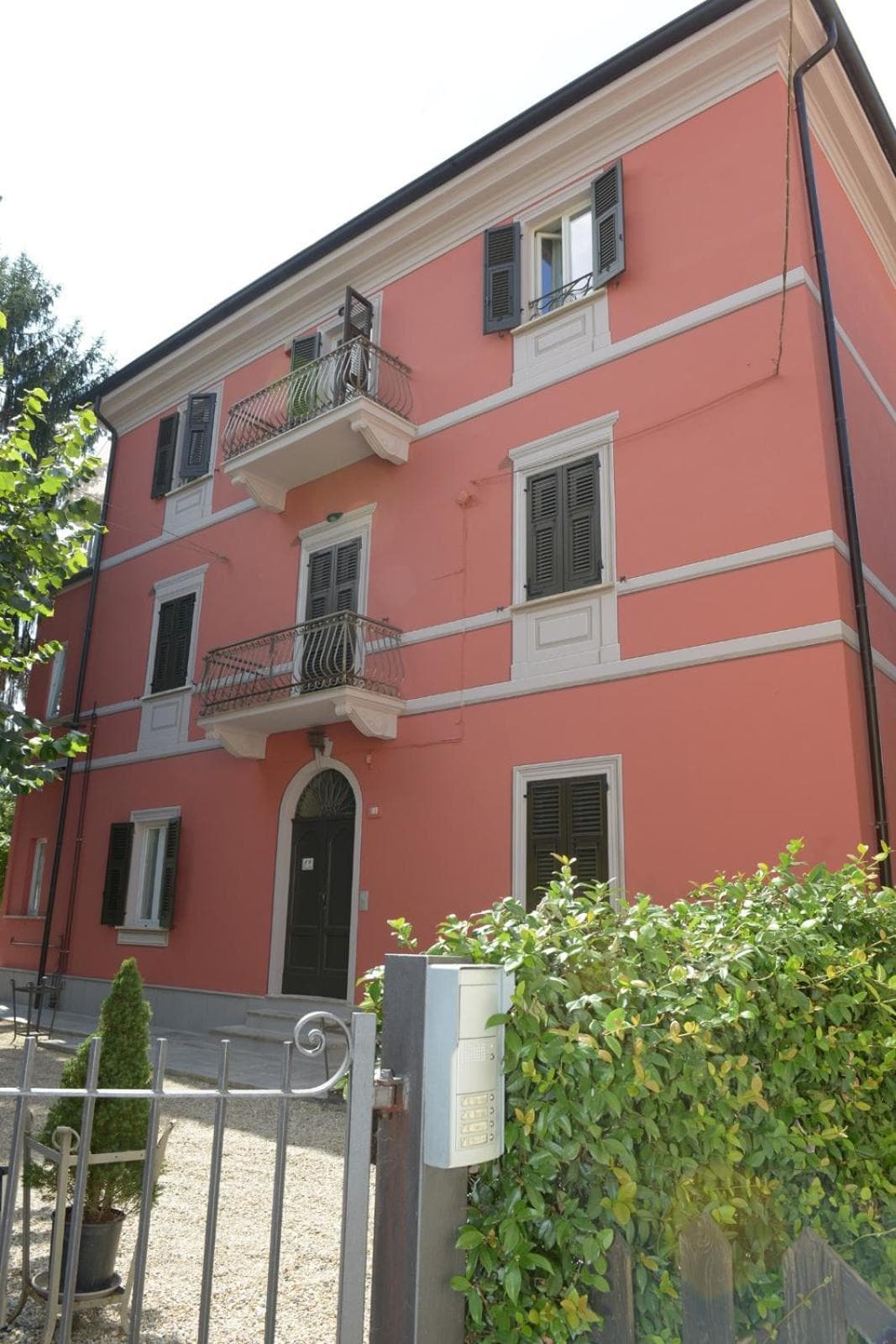 Rivaro Palace — photo 1 of 20
