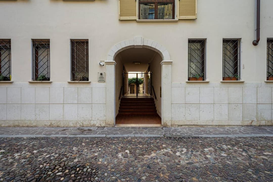 BellaMantova 2 — photo 1 of 30