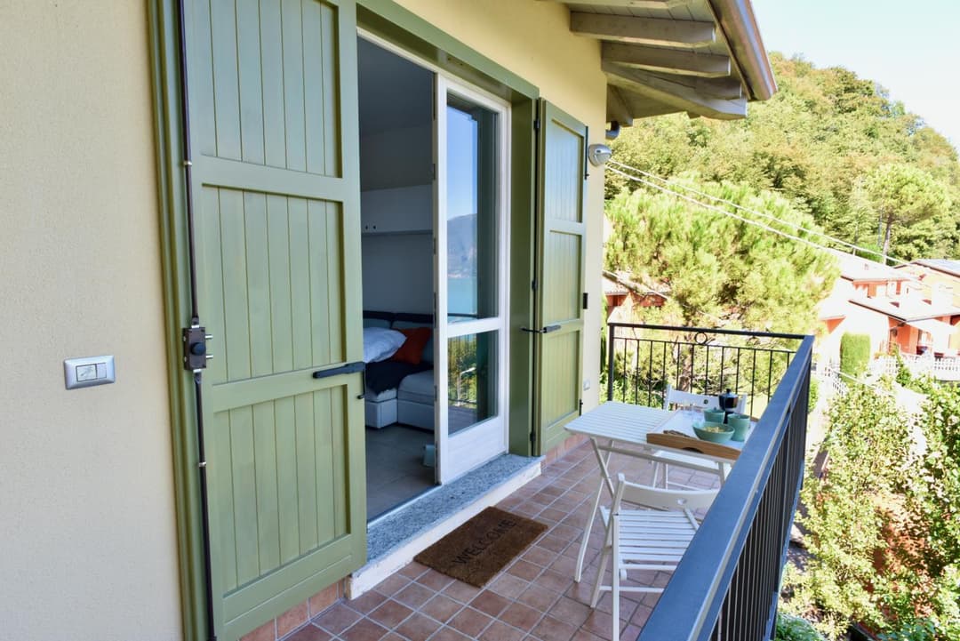 Italian Vacation Homes - La Petite Maison du Lac — photo 1 of 52