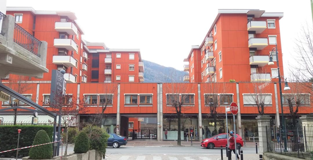Lucini Ai Portici,parcheggio privato,due minuti dal Bernina Express — photo 1 of 1