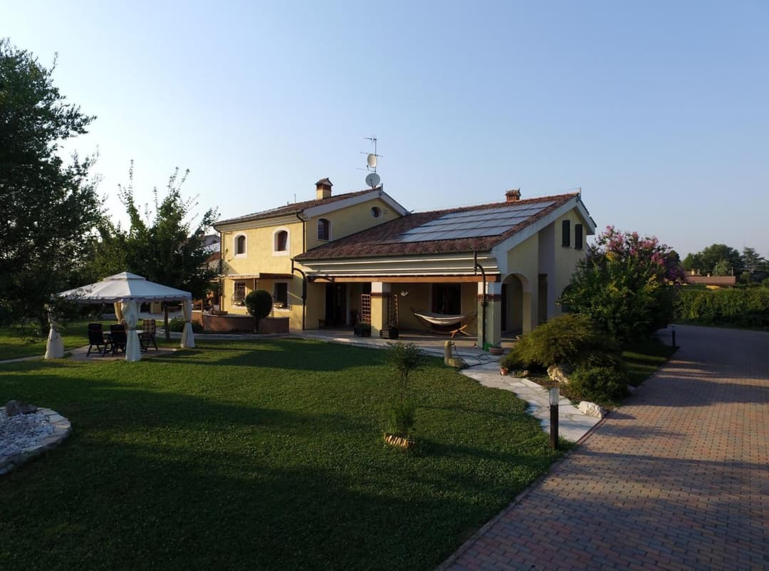 B&B Melograno MC — photo 1 of 1