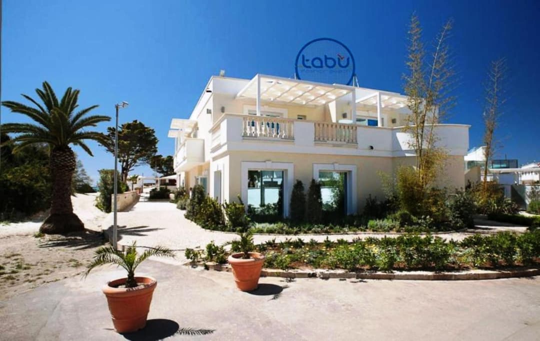 Tabù Hotel — photo 1 of 1