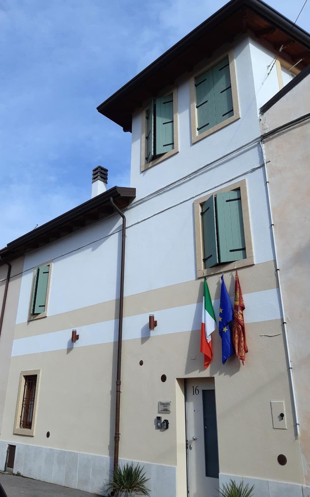 DaniEli Camere — photo 1 of 42