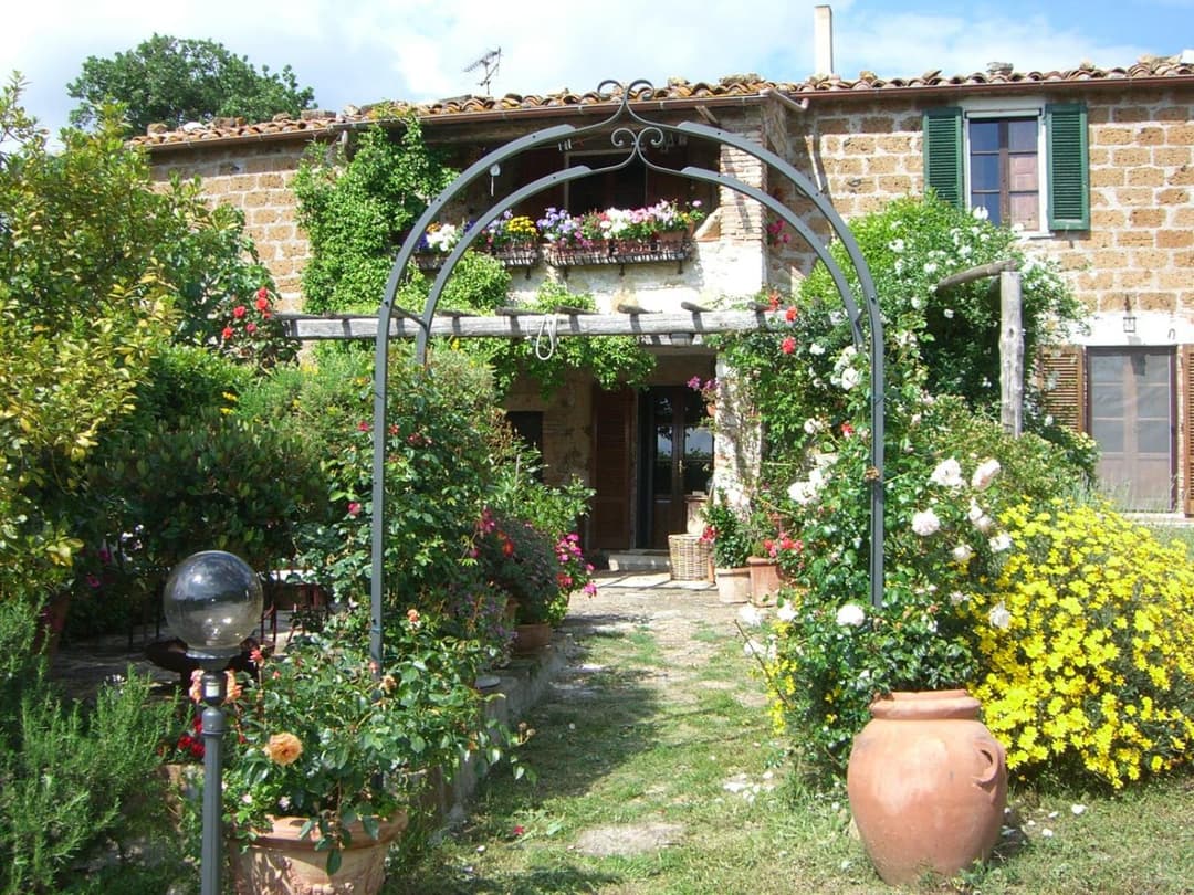 Le Querciolaie Monte Cavallo - upper apartment — photo 1 of 33