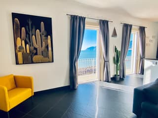 GuestHost - Sea View Apartment 5 mt from the beach