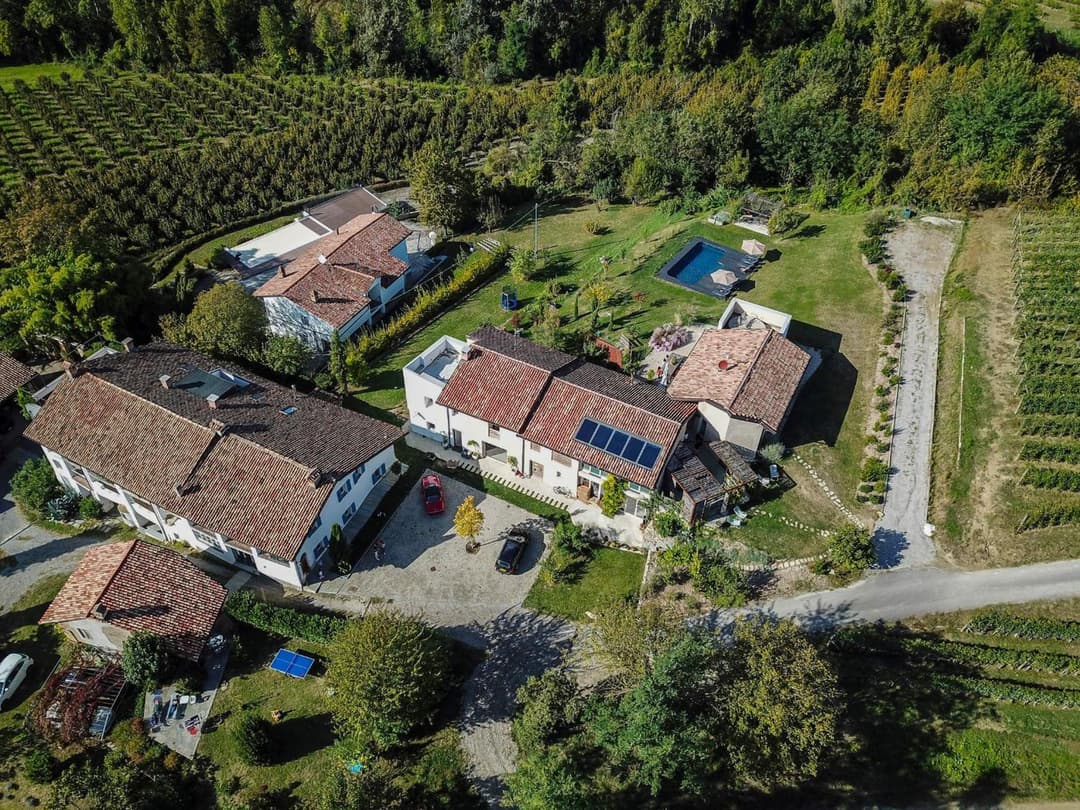 ROSTAGNI1834: VILLA WITH 2 APTS AND POOL IN THE BAROLO REGION — photo 1 of 1