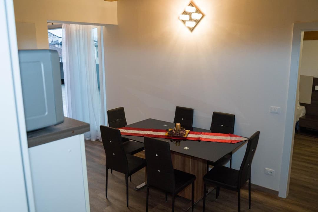 Sunshine Apartments — photo 1 of 42