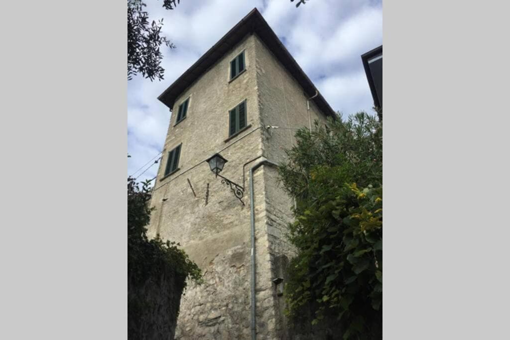 Nel set di piccolo mondo antico Villa Viola — photo 1 of 71