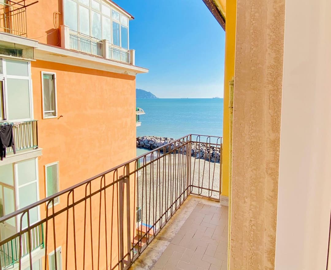 GuestHost - Cosy Flat with Sea View Balcony — photo 1 of 1