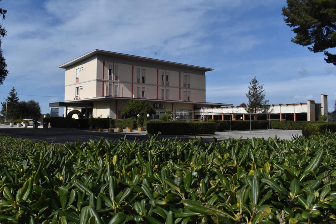 HOTEL IL PARCO - Free Parking & On-Site Dining -3- STAR SUPERIOR COMFORT — photo 1 of 1