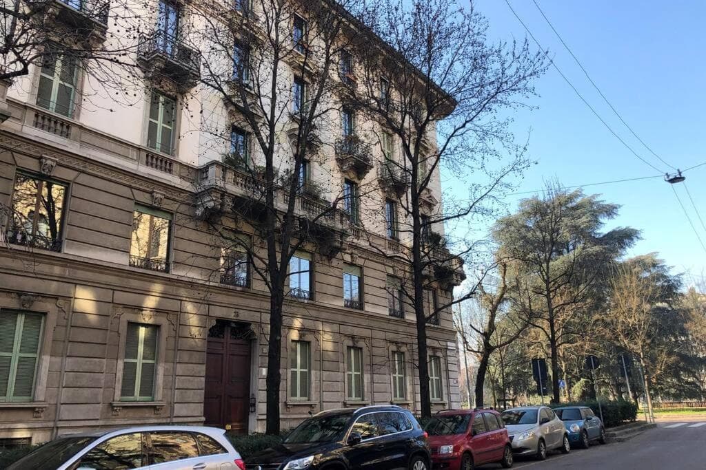 Casa Alberto da Giussano, elegante bilocale in centro con balcone sul parco — photo 1 of 1