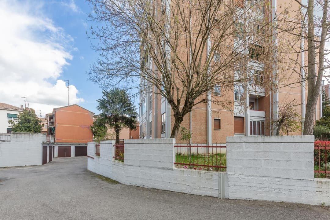 GuestHost - Luminoso Appartamento con Terrazzo Vicino all'Universita' — photo 1 of 1