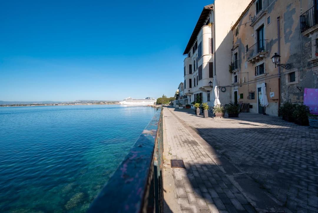 Maniace Suites Terrace Sea View — photo 1 of 102