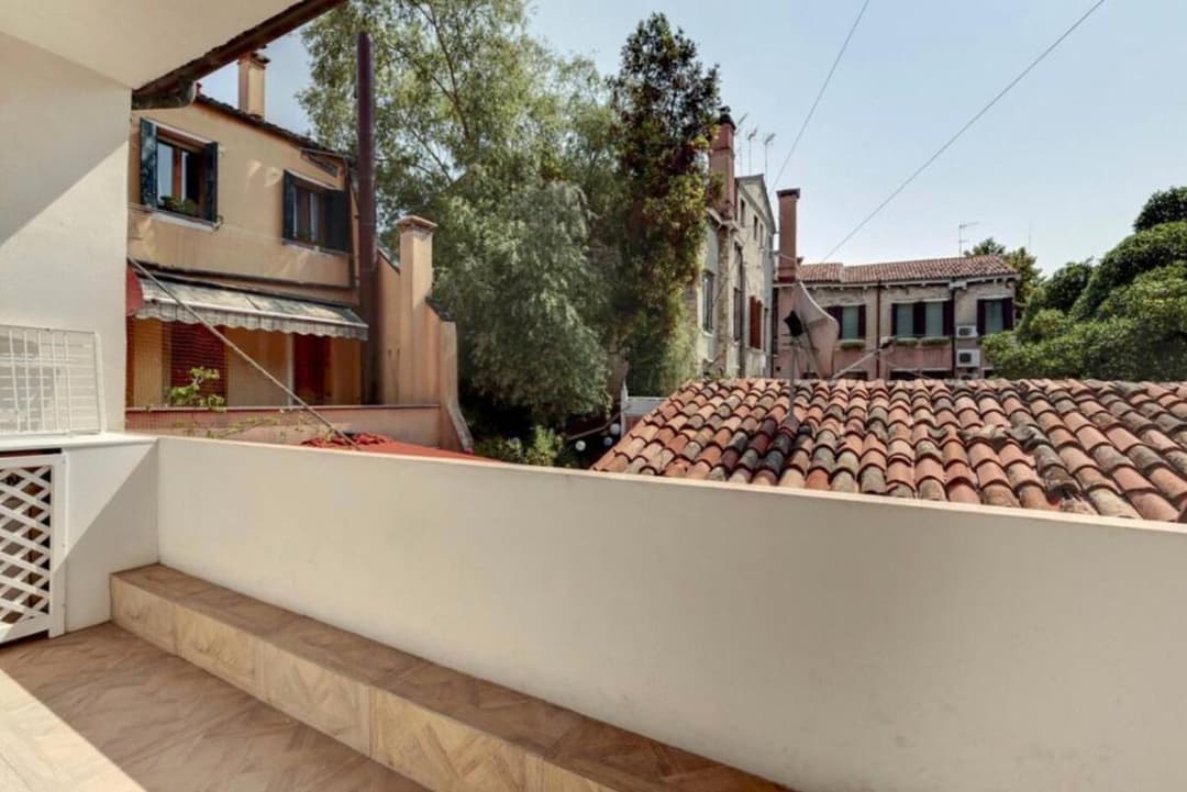 Venice traditional home with terrace — photo 1 of 1