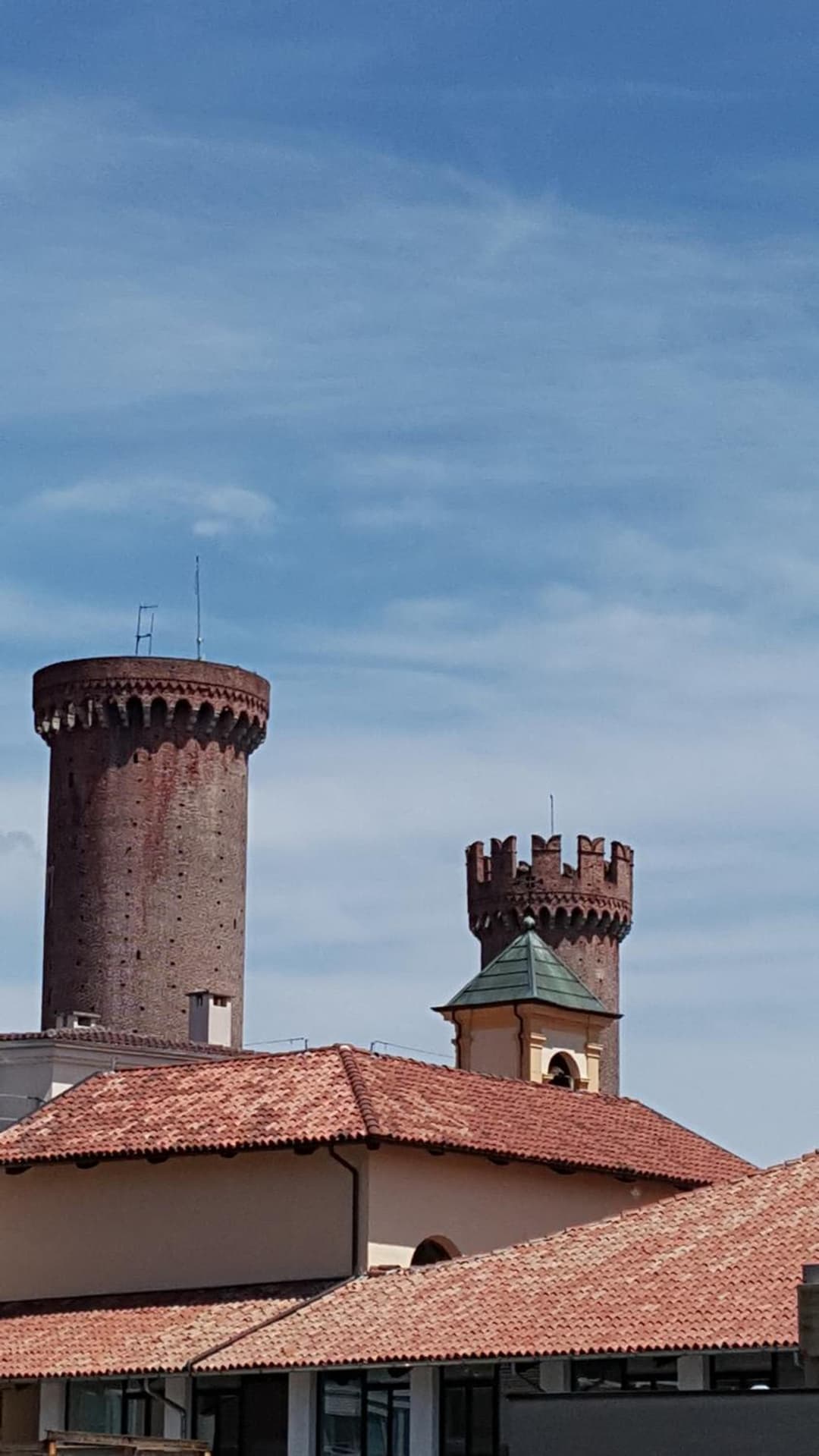 Torres Rojas — photo 1 of 37