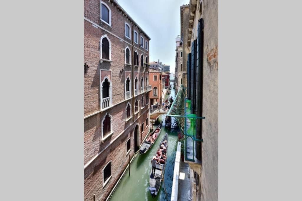 Leoncini with a wonderful canal view — photo 1 of 34