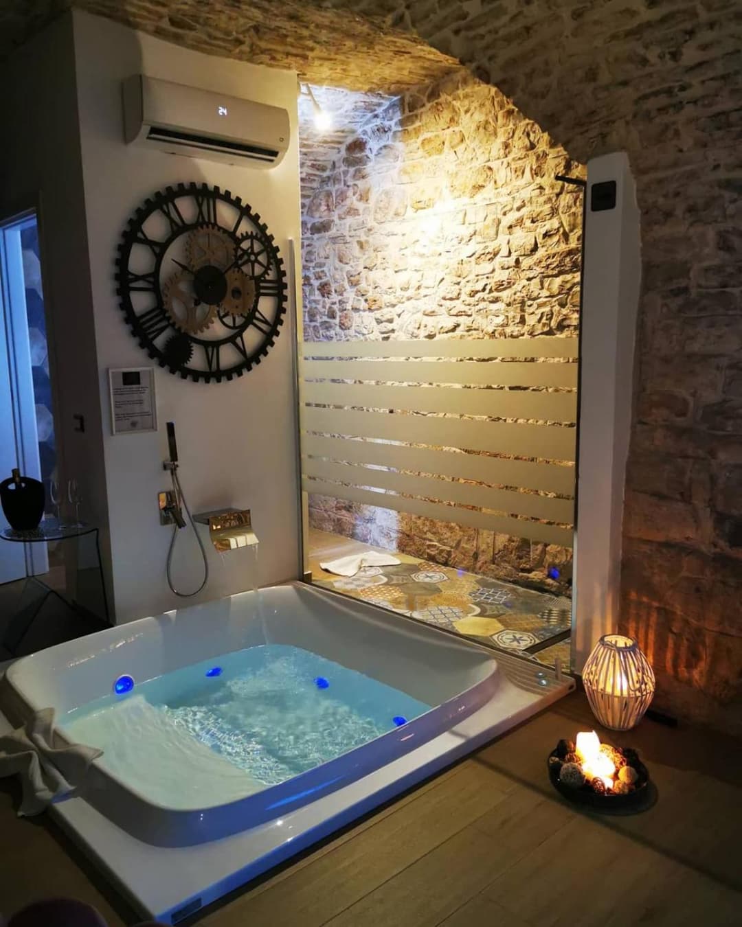 Suite 123 Luxury B&B Con Jacuzzi — photo 1 of 1