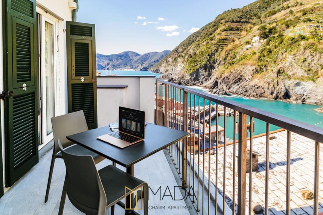 MADA Charm Apartments Jacuzzi — photo 1 of 27