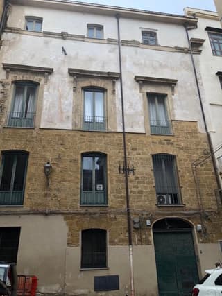 Casa di fronte la Cattedrale