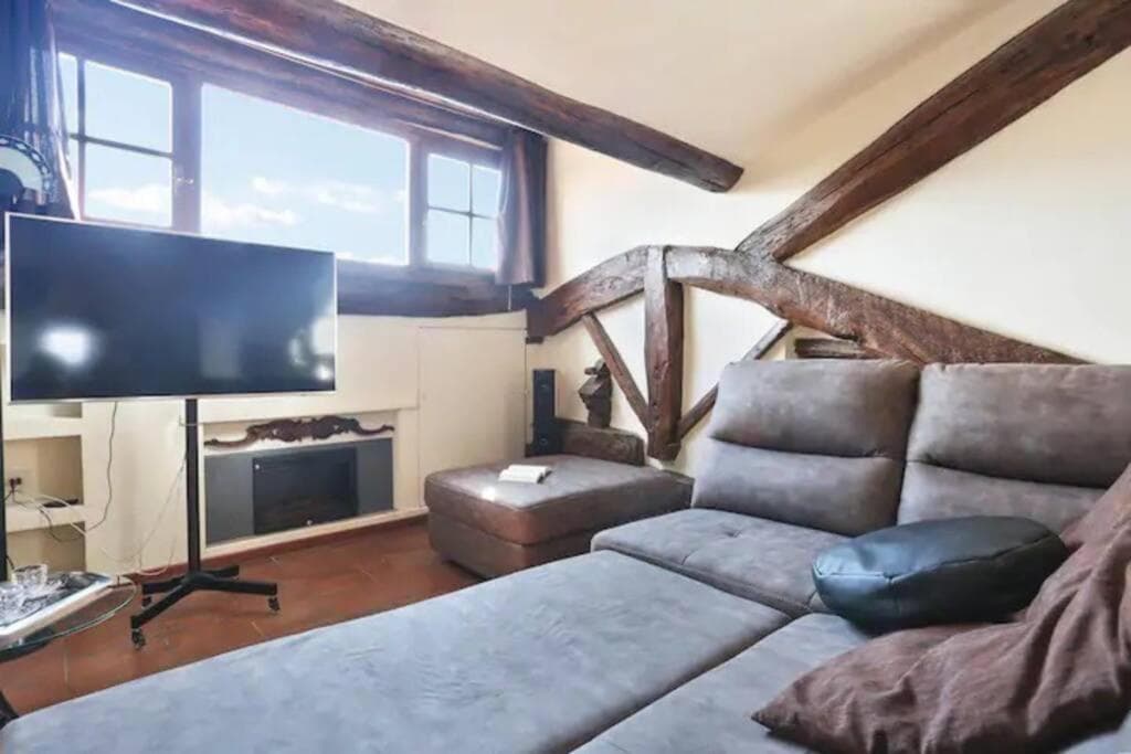Massimiliano apartment in center with AC — photo 1 of 11