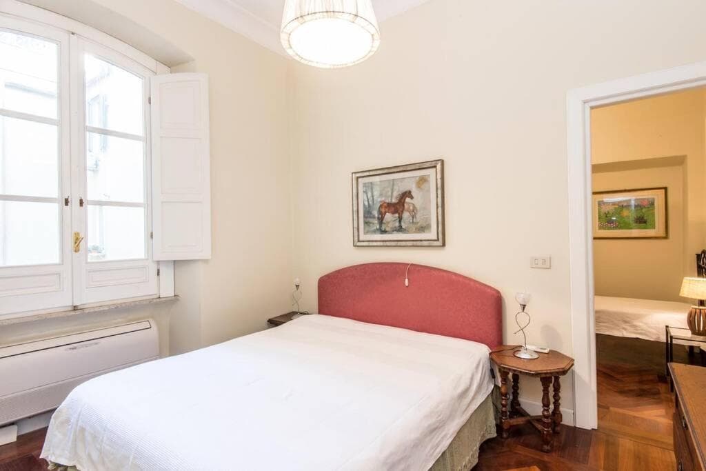 Vatican Large Comfortable Apartment — photo 1 of 1