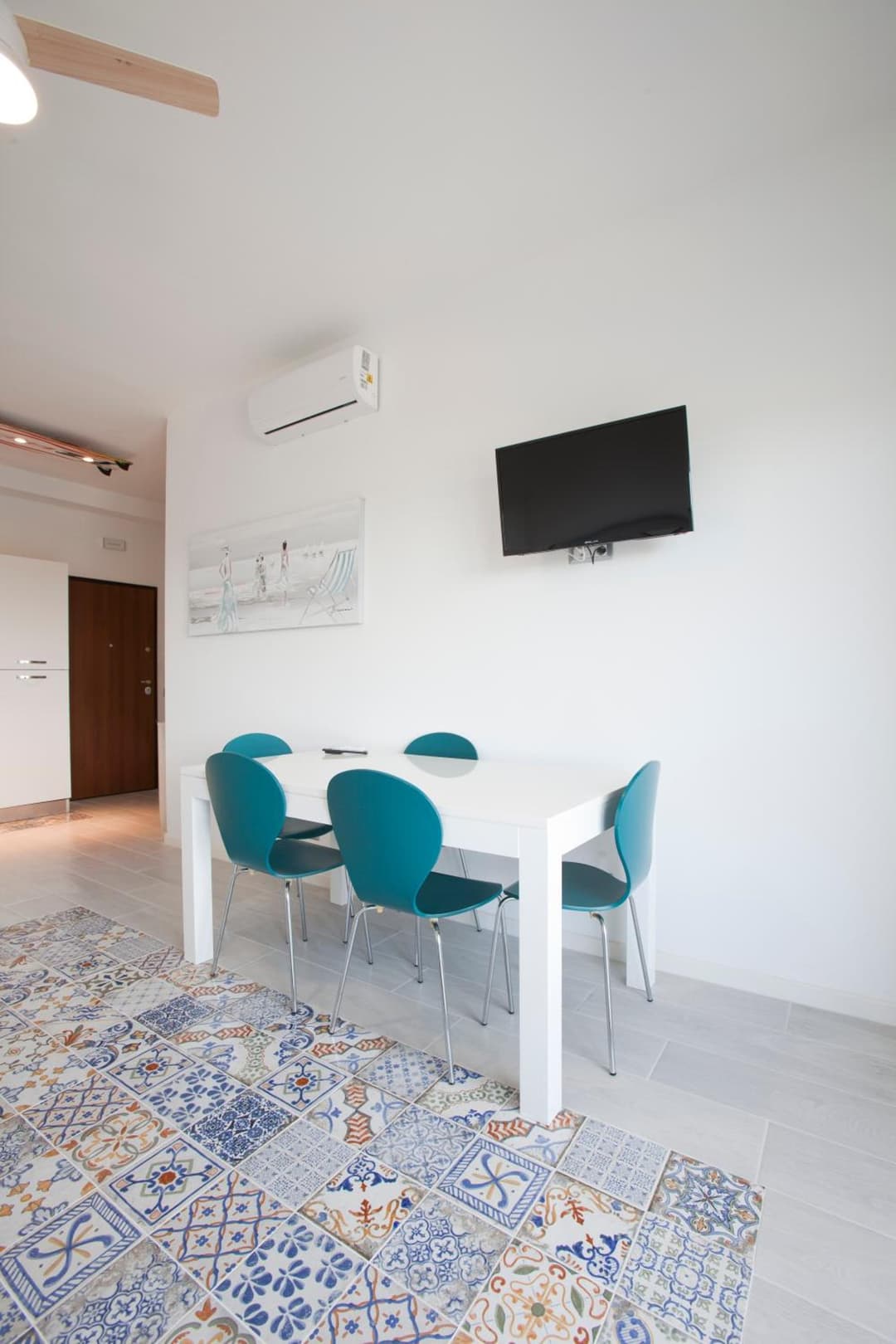 Surf and Windsurfer House Anzio — photo 1 of 147