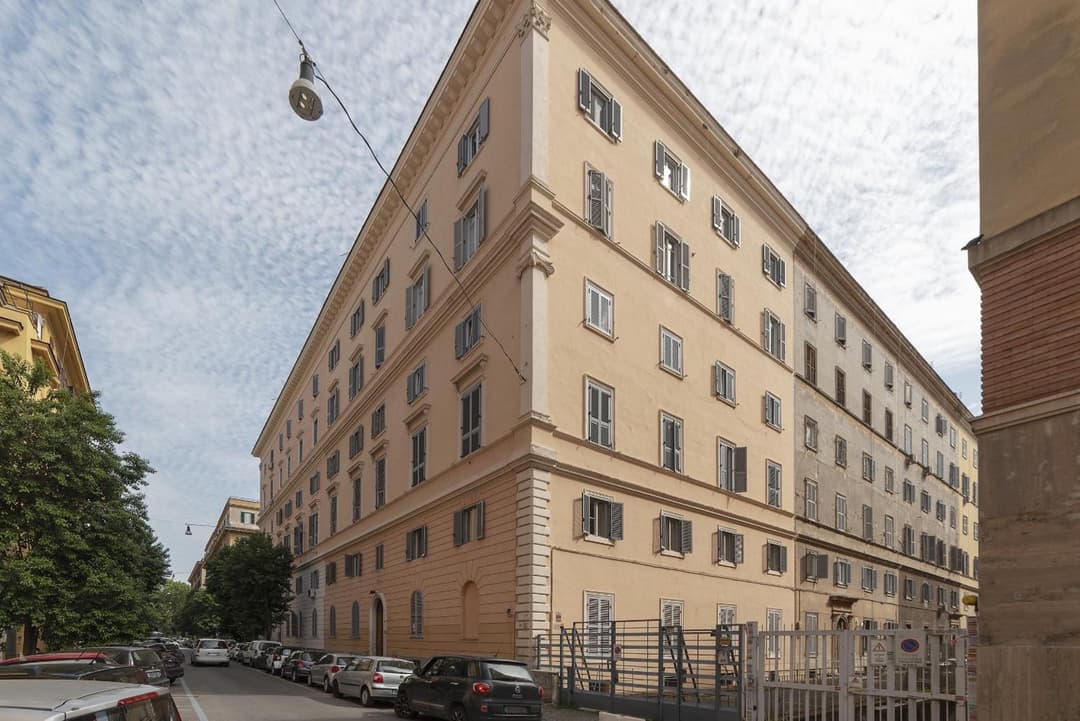 GuestHost - Rione Prati Elegant Apartment with Balcony — photo 1 of 1