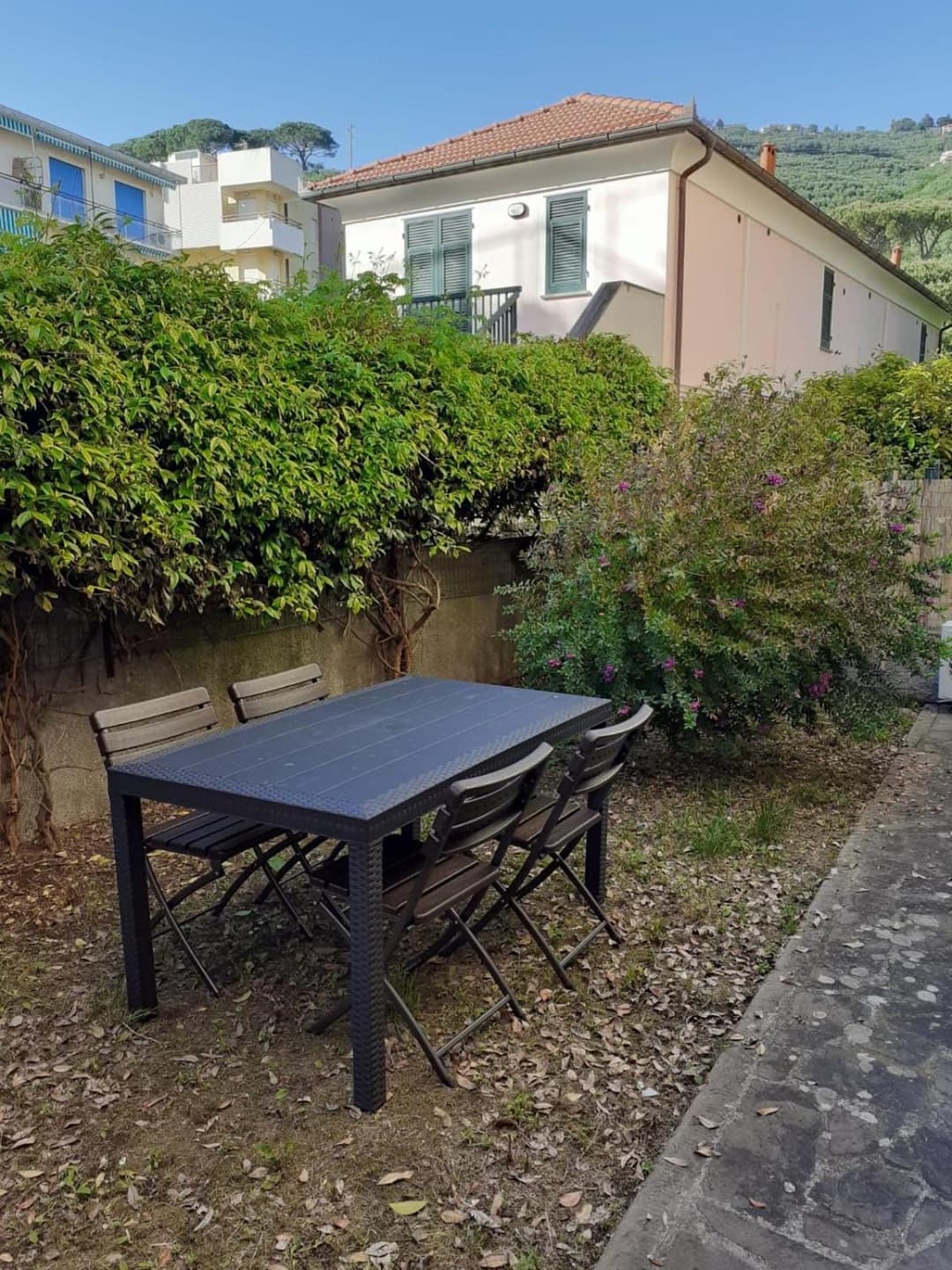 Tigullio Vacations - Flavia beach apartment — photo 1 of 10