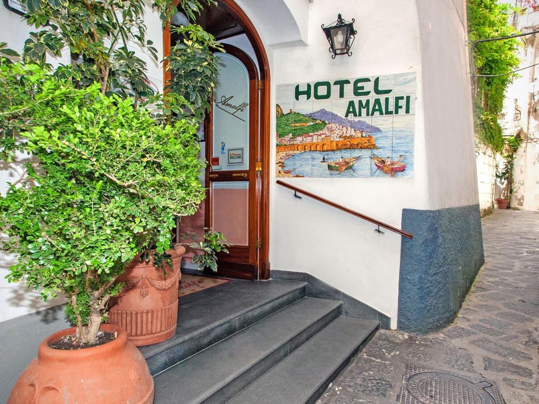 Hotel Amalfi — photo 1 of 47