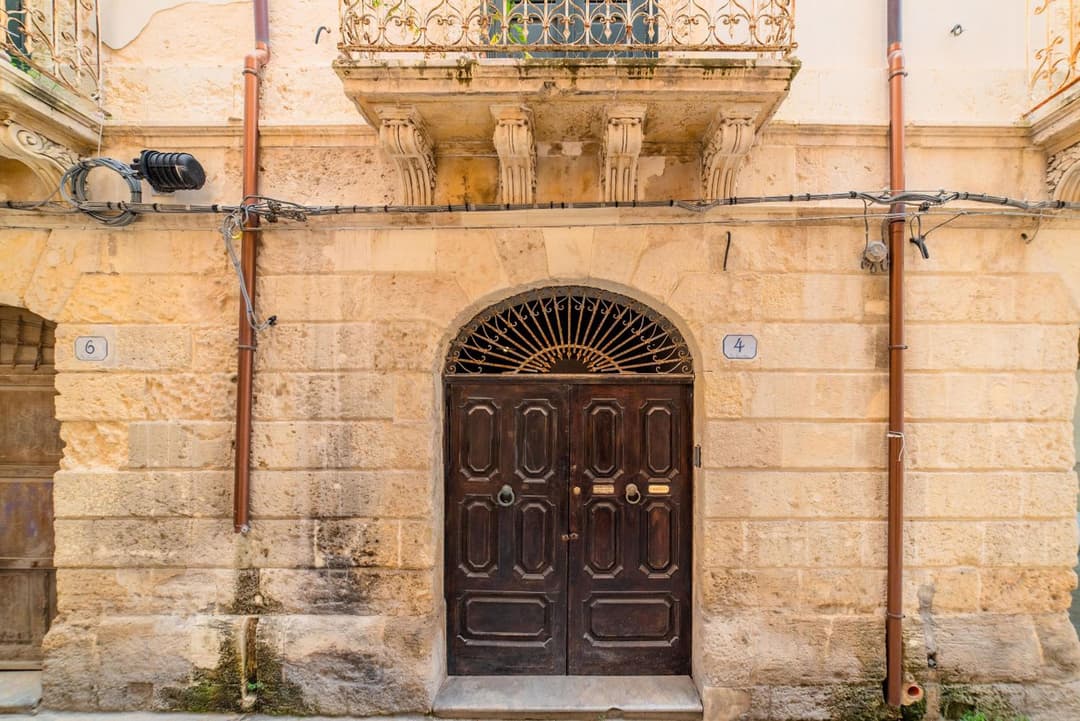 GuestHost - Ortigia and Temple of Apollo Apartments — photo 1 of 54
