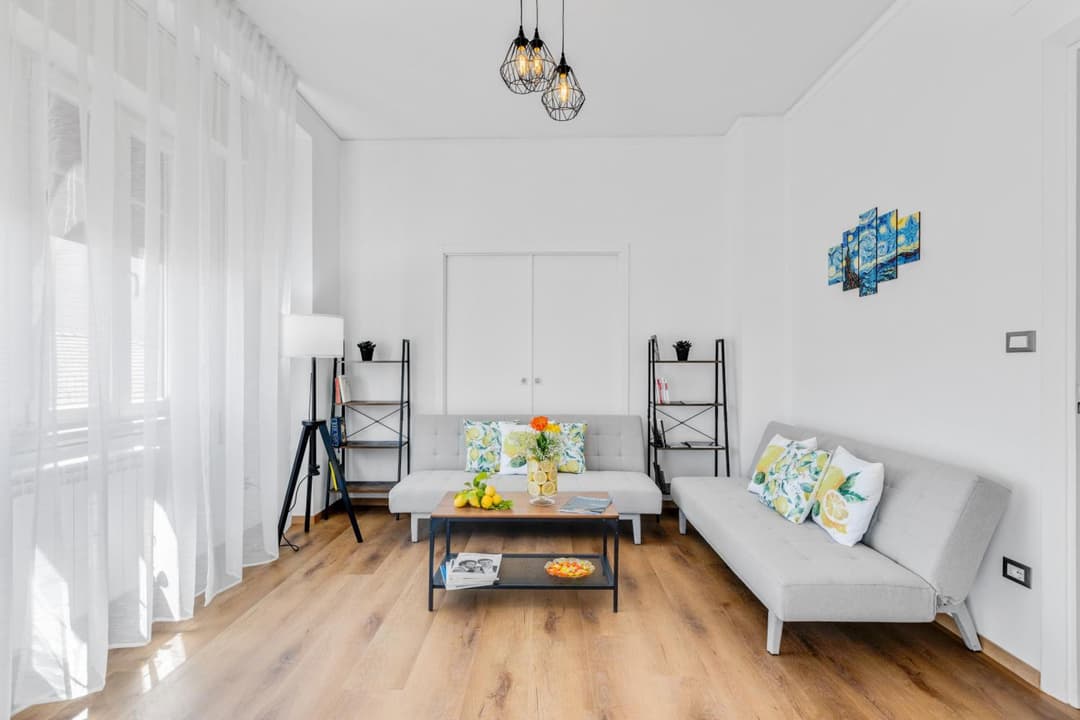 GuestHost - Residenza dei Poeti - Roomy and Modern Flat — photo 1 of 1