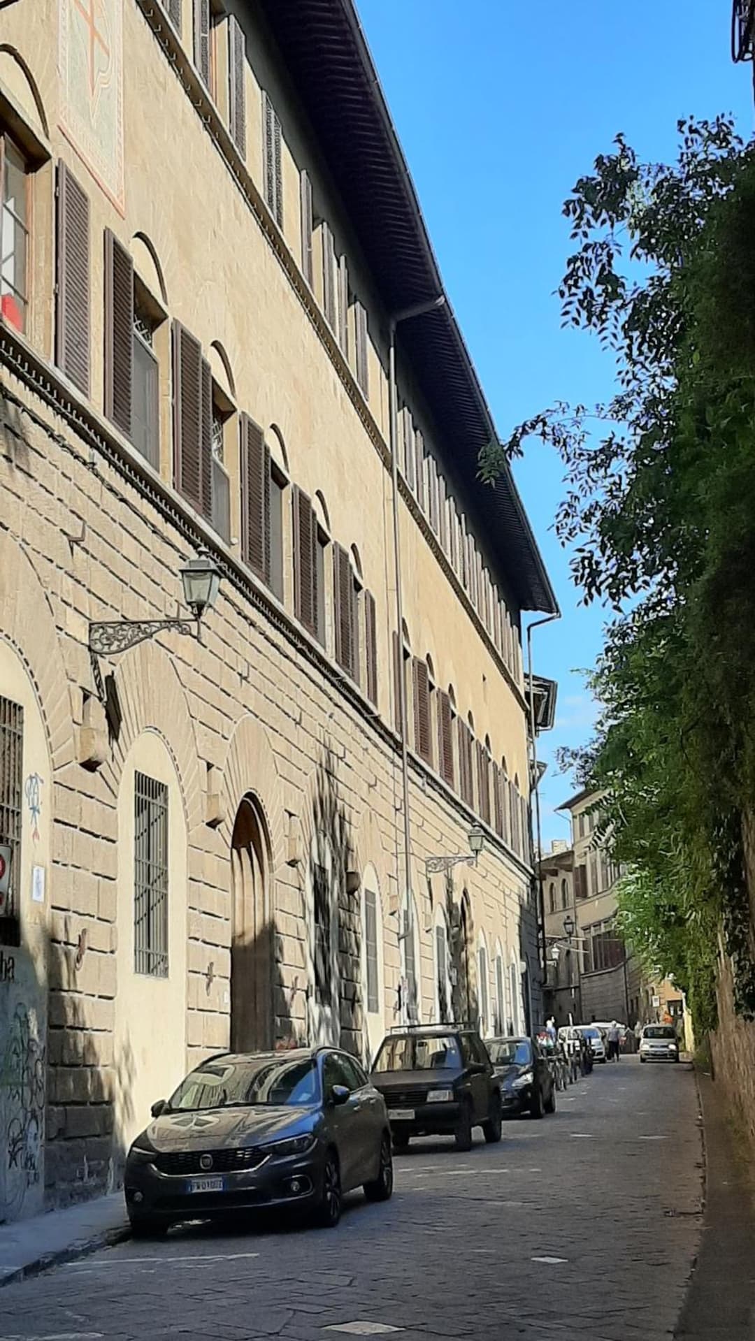 Palazzo Larioni dei Bardi — photo 1 of 31