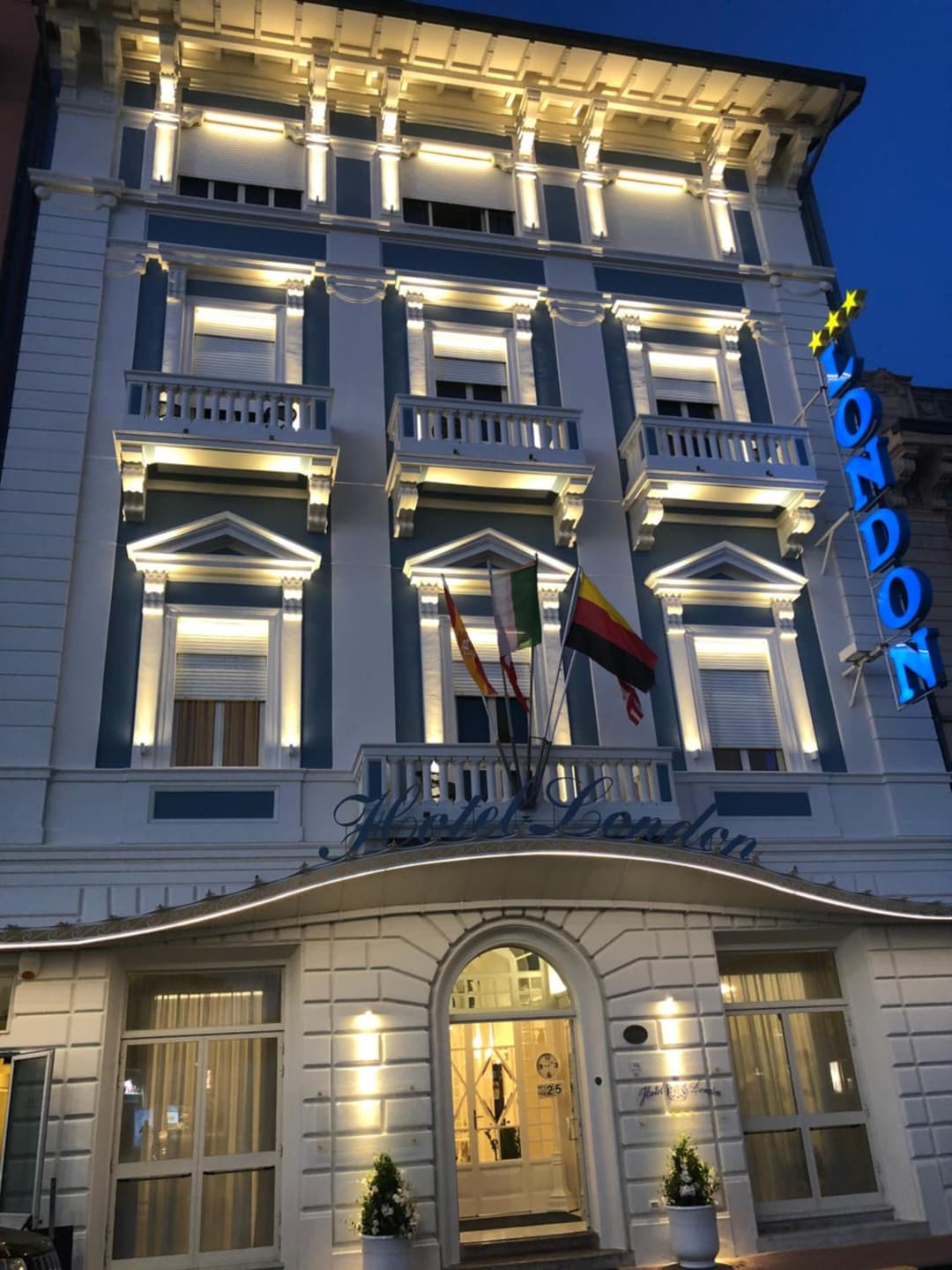 Hotel London — photo 1 of 106
