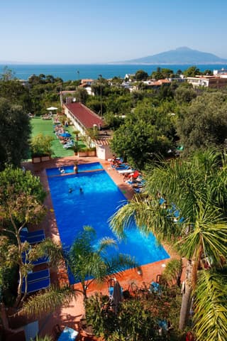 Sorrento Comfort Rooms con piscina
