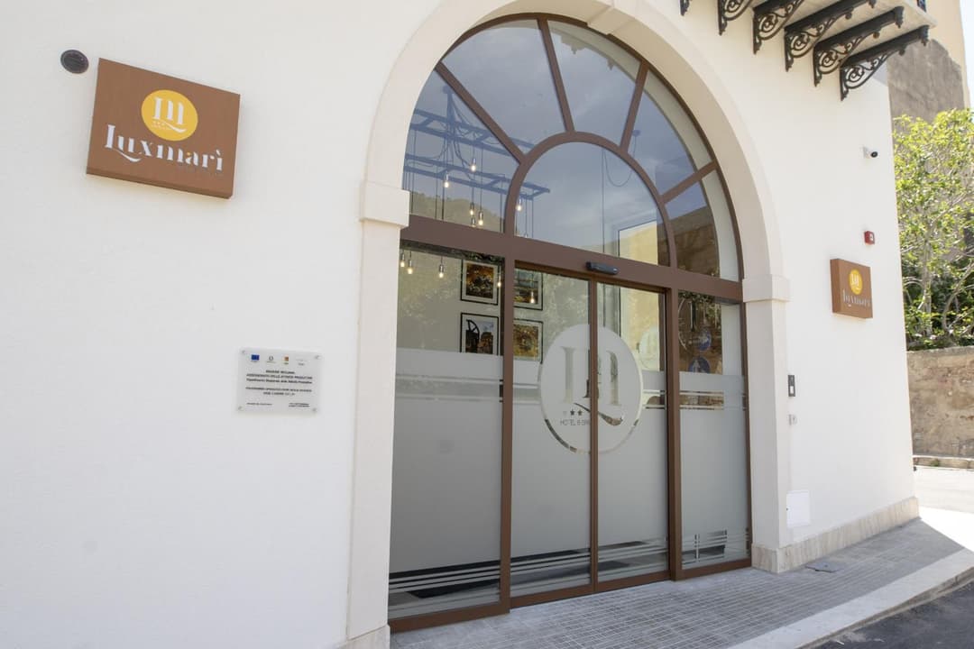 Luxmarì Hotel & Spa — photo 1 of 73