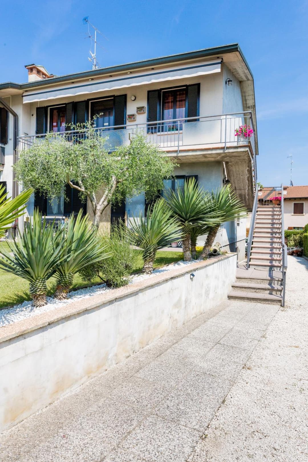 CASA ROSA & LUISA — photo 1 of 1