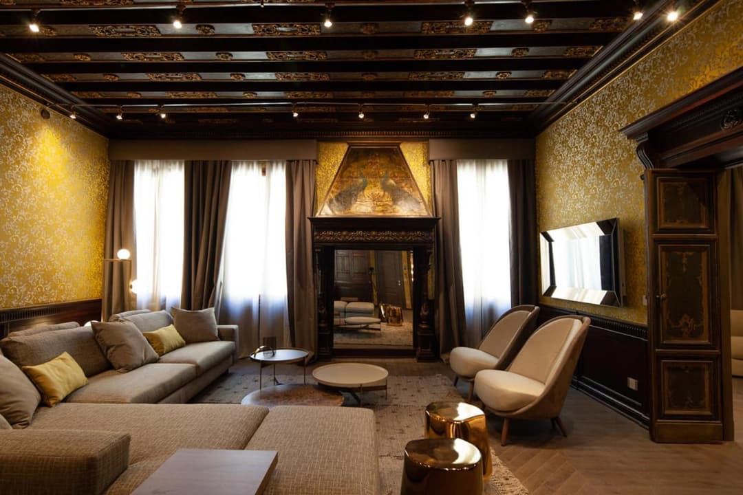 Palazzo Pianca — photo 1 of 116
