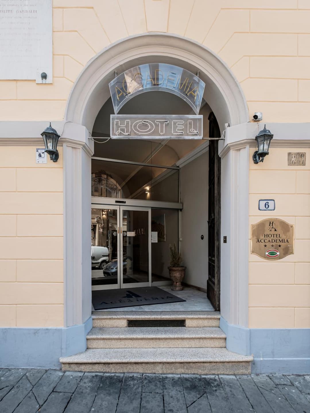 Hotel Accademia — photo 1 of 64
