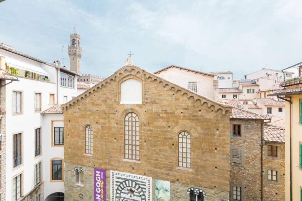 Ponte Vecchio Luxury Flat — photo 1 of 19