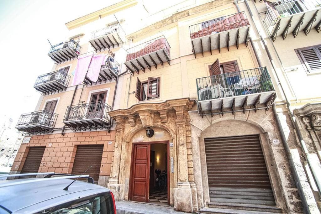 Appartamento con terrazza al centro storico. — photo 1 of 1