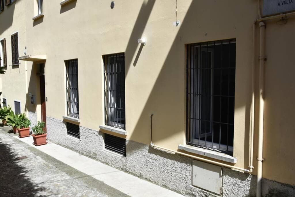 La Resilienza, apartment with view, Carate Urio — photo 1 of 26
